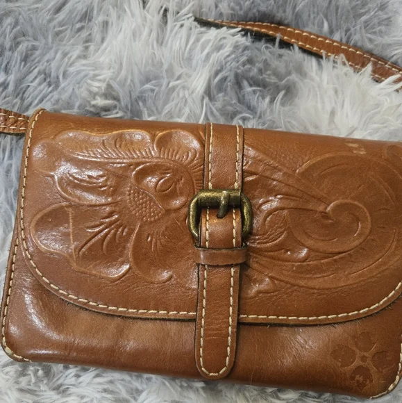 Patricia Nash• Torri leather brown crossbody bag w/ tooled floral pattern. - Picture 4 of 16